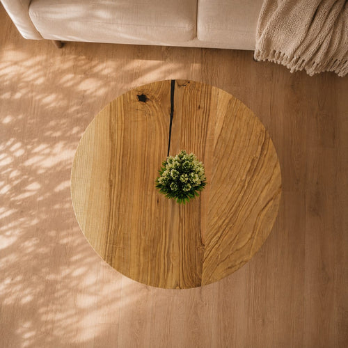 Okrągły stolik kawowy z litego jesionu 60 cm – czarne metalowe nogi